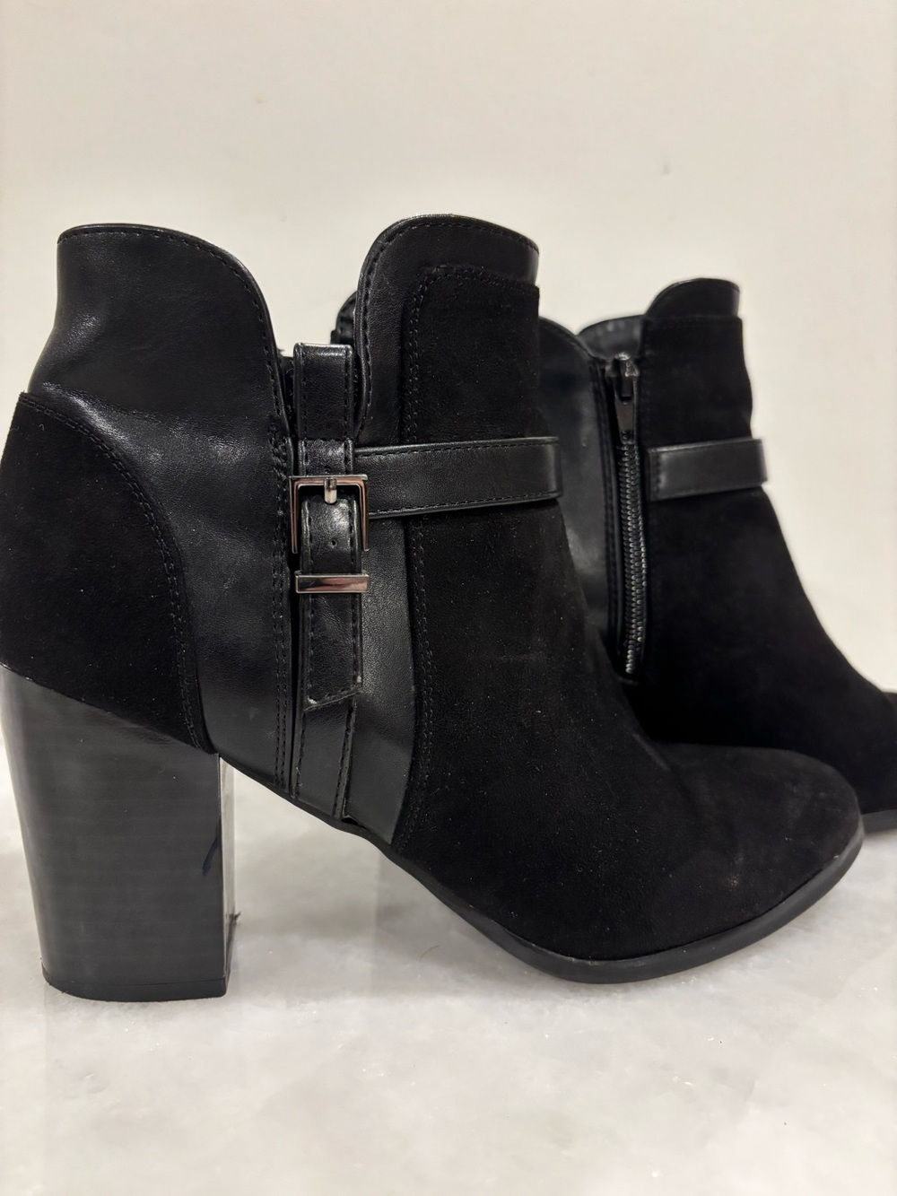 Kelly &Katie Divia Black Booties With Classic Side Buckle Strap Block Heel Size8